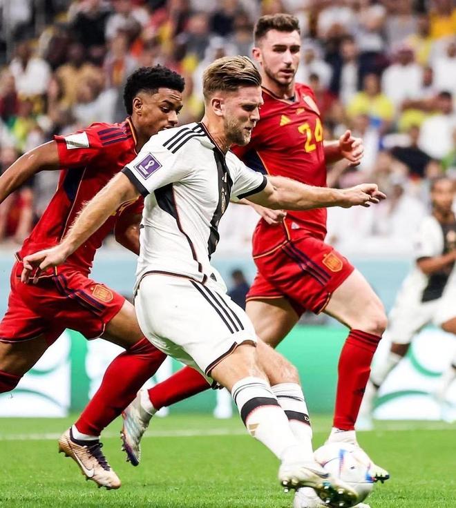 记者：皇马无法在1月激活帕斯的回购条款，且尚未考虑让其回归（记者：皇马1月无法启用帕斯回购条款，暂未考虑召回）