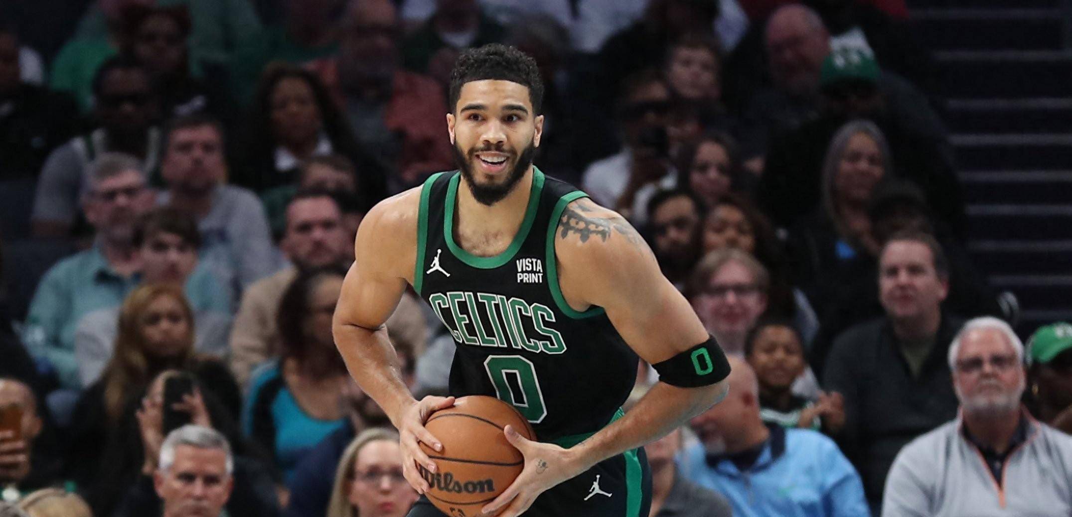 篮球NBA官方推出历史最佳阵容投票（NBA官方开启历史最佳阵容评选投票）