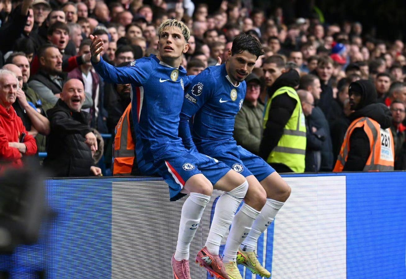 新国足年内重组无望 邵佳一要大换血弃用4大老将 3大新星成中流砥柱（新国足年内重组渺茫 邵佳一拟大换血弃用四老将 三新星有望挑大梁）