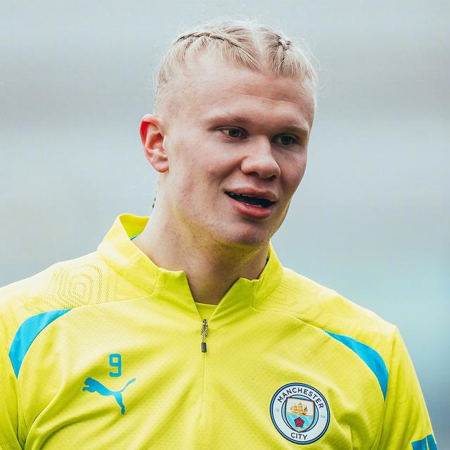 唐斯突破遭遇困境：频繁摔倒成为焦点（唐斯突破受阻：屡次摔倒引发关注）