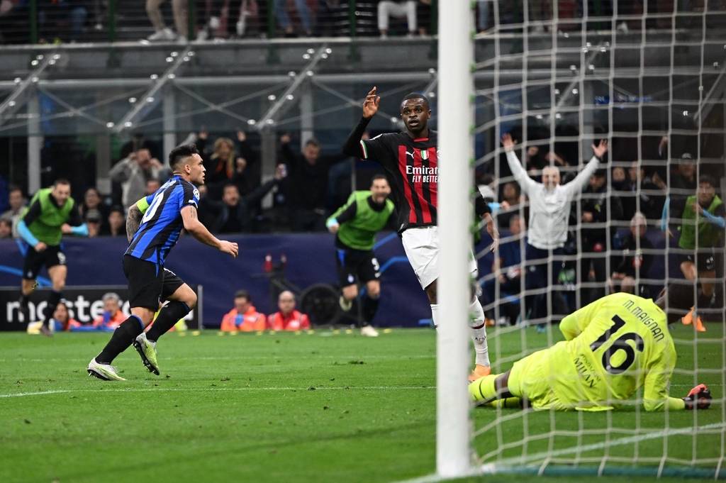 国米尤文争夺曼城后卫阿克！蓝月亮冬窗标价3500万欧（阿克冬窗标价3500万欧，国米与尤文争抢曼城中卫）