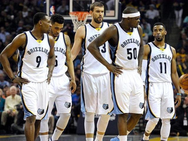 鲁媒：山东泰山开出的续约条件对瓦科而言仍具备极高的吸引力（鲁媒：泰山队的续约条款对瓦科依旧极具吸引力）