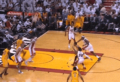 一个50+三双一个19中7只得22分 当今天下第一人是谁还有悬念？（一边50+三双，一边19投仅22分，当今第一人还有悬念吗？）