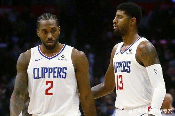 判若两队，武汉三镇前14轮5胜3平6负，后16轮1胜4平11负（反差悬殊：武汉三镇前14轮5胜3平6负，后16轮仅1胜4平11负）