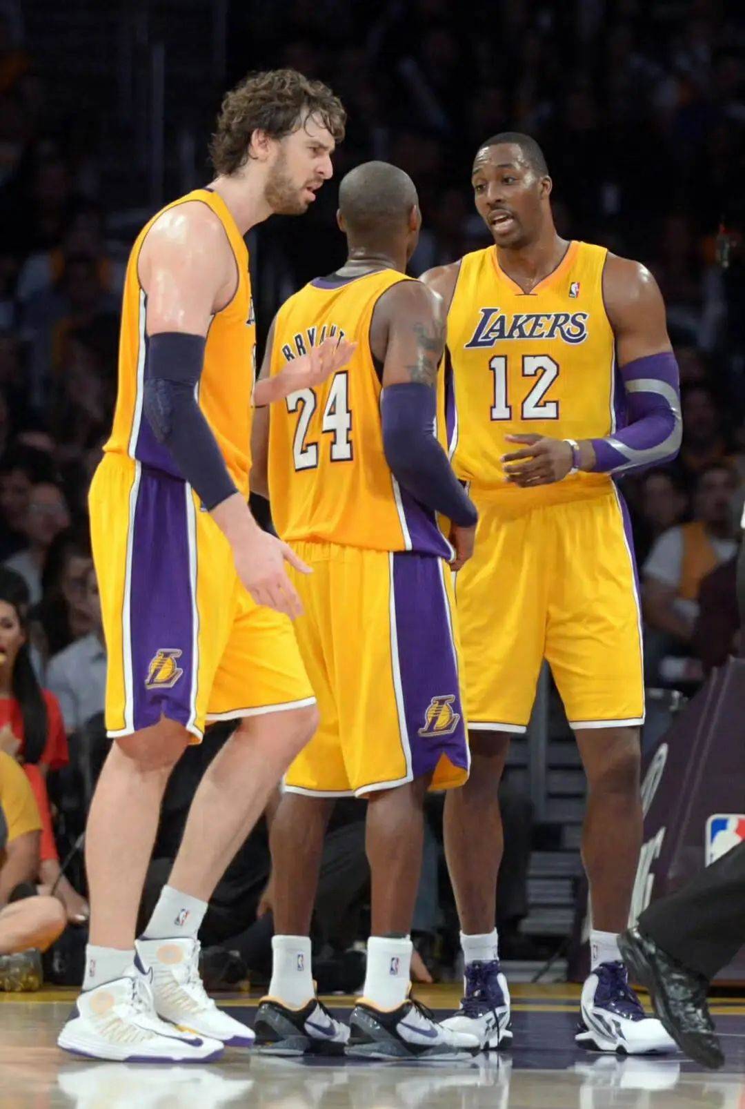 足球报：亚泰本赛季主要问题是资金不足，开局赛程也埋下伏笔（足球报：亚泰陷入资金短缺，艰难开局埋下赛季隐忧）