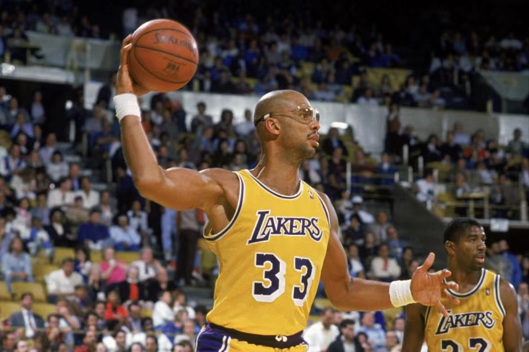 CBA：北京首钢主场再取胜利 防守表现亮眼（CBA：北京首钢再守主场告捷 防守端表现出色）