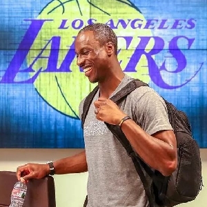 美记：湖人所处位置非常不错，但面对胜率超50%球队短板突出（美媒：湖人形势向好，但面对胜率过半对手短板明显）